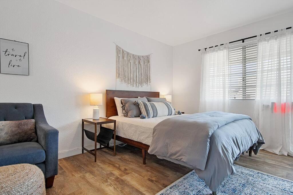 Apartament Couples Studio 1 W Full Kitchen Oakhurst Zewnętrze zdjęcie